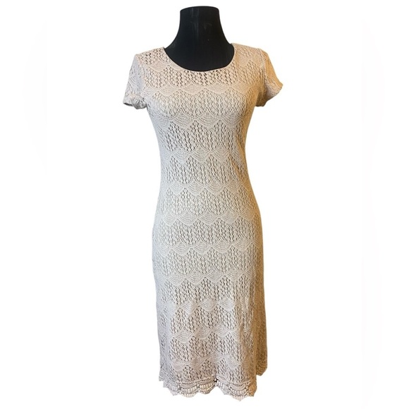 DE Collection Nude Short Sleeve Knit Dress - Picture 5 of 14